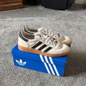 Adidas Spezial sneakers